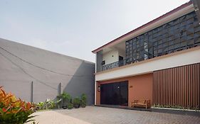 Hanna Residence near RSPI Puri Indah Mitra RedDoorz